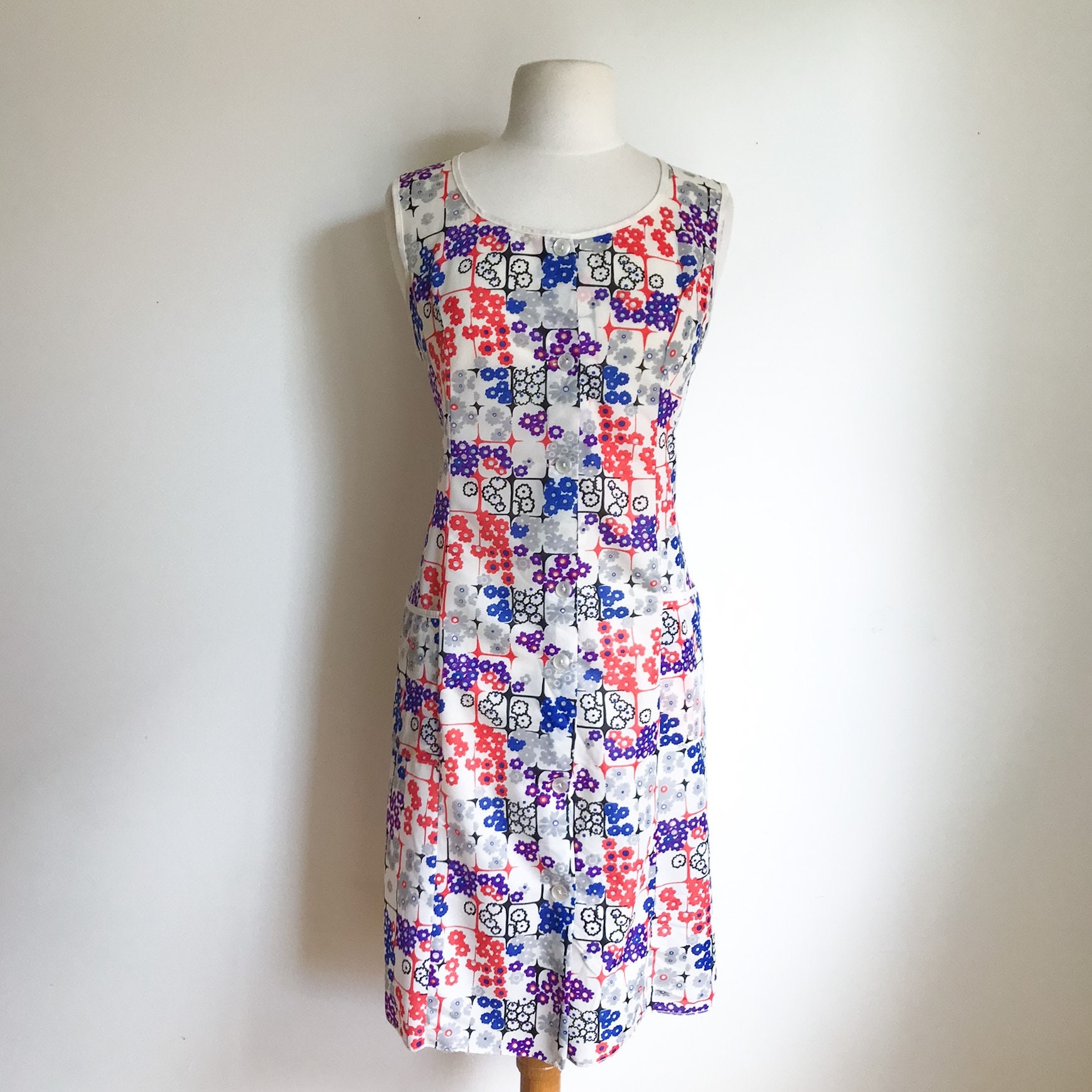 Vintage Dress. Retro Mod Floral Motif Patch Pocket Knee Length | Etsy