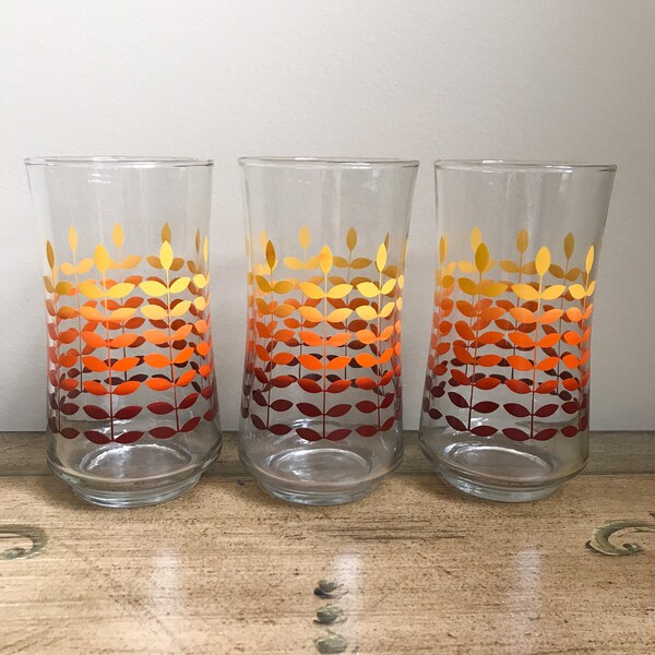 Vintage Glasswear. Set of 3 Mod Style Fall Autumn Floral Leaf Motif Retro Tumblers. 1960's Kitchen Decor Juice Glasses. Thanksgiving Glasses