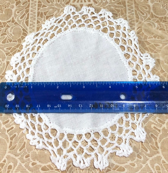 Paper Doily Pack. 10 Intricate Incredibly Finely Detailed Paper Doilies NEW  Styles 19706. 