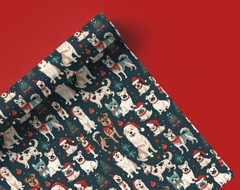 Puede incluir: Un papel de regalo azul y verde con un patrón repetitivo de perros con gorros de Papá Noel y adornos navideños.