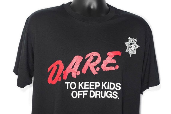 90's D.A.R.E. To Keep Kids Off Drugs DARE Badge Drug Abuse Resistance Education Program Vintage T-Shirt