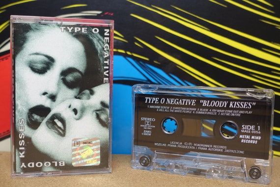 Type O Negative Cassette Tape, Bloody Kisses Cassette, 90s Music, 1993 Metal Mind Roadrunner Records Vintage Analog Music, Music Lover Gift