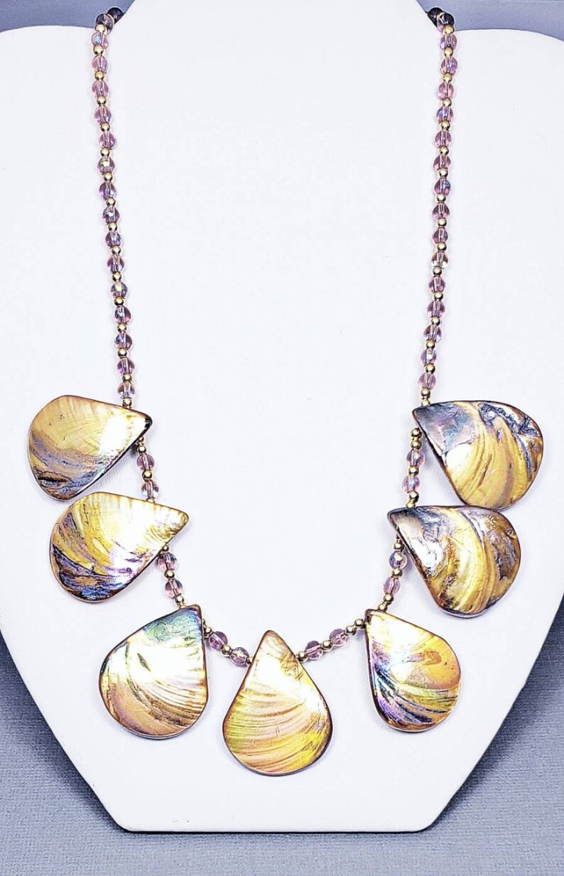 beaded necklace with shell