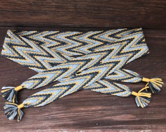 Fingerwoven belt