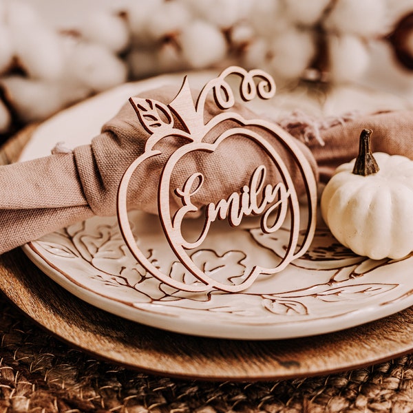 Thanksgiving Pumpkin Place Card, Fall Gift, Wood Rustic Name Tag, Personalized Cards, Friendsgiving