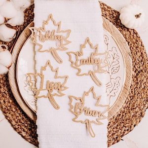 Rustic Wood Leaf Place Card: Custom Thanksgiving Decor