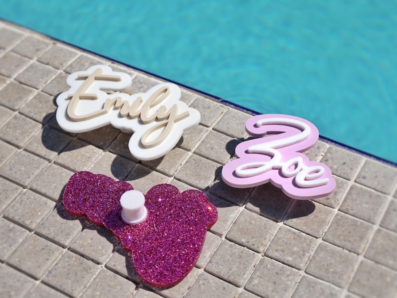 Personalized name tag charm for pink Bogg Bag – cute Bogg Bag accessory and gift idea
Custom acrylic name plate for Bogg Bag – personalized Bogg Bag charm with initial or full name
Bogg Bag accessories – custom name tag chain for beach bag, gym bag, or diaper bag
Initial charm for Bogg Bag – customizable name tag gift idea for Crocs-style bags
Cute personalized Bogg Bag charm – name plate and keychain for school or travel bag s