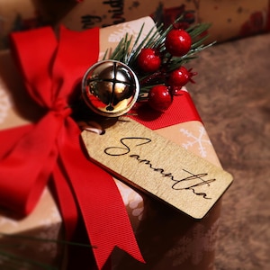 Christmas Gift Tags Personalized, Christmas Place Cards, Wooden Stocking Tag, Name Ornament, Snowflake Table Decor
