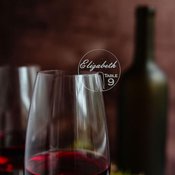 Etiquetas personalizadas para bebidas de boda: dijes para copas de cóctel, plano de asientos