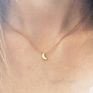 MOND-Halskette / Himmlische Halskette / Minimalistische Halskette / Himmlischer Schmuck / Geschenk für Frauen / Geschenk für Schwester / Geschenk für Freundin / Weihnachtsgeschenk Bild 2