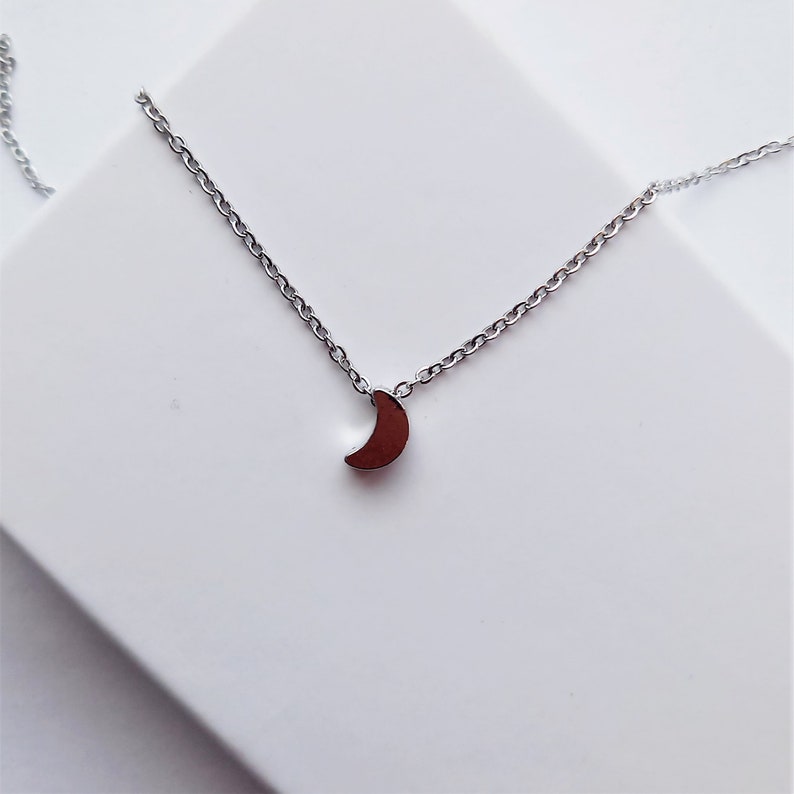 MOND-Halskette / Himmlische Halskette / Minimalistische Halskette / Himmlischer Schmuck / Geschenk für Frauen / Geschenk für Schwester / Geschenk für Freundin / Weihnachtsgeschenk Bild 6