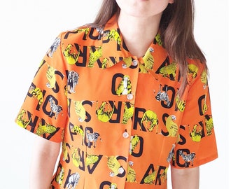 Vintage Safari print women's blouse, Vibrant pattern, Mod, button up shirt, short sleeve top, from 1990s - Y2K