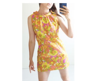1960s floral summer dress / 60s mod, sleeveless, shift, ultra mini, boho / vintage dress S - M