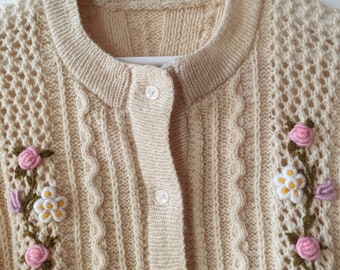 cardigan vintage en tricot de laine autrichienne, femmes en tricot des années 80 et 90, crochet de fleurs, broderie florale, style rustique, pull Cottagecore