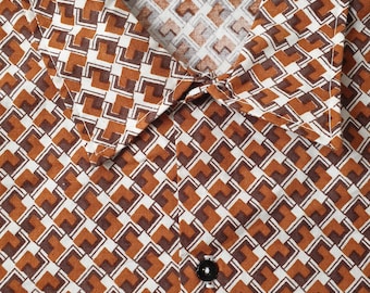 Camicia vintage anni '70 con stampa geometrica marrone, taglia grande