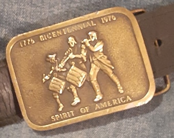 Vintage BICENTENNIAL Western Wear Solid Brass Americana 1776 - 1976 BELT BUCKLE By Koleaco Enterprises,1976 Hebillas de cinturón Americana