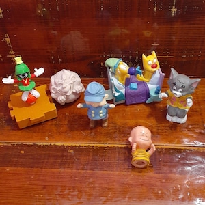 Vintage FAST FOOD TOYS Lot Marvin The Martian Catdog Gargoyles Rugrats Philip Peanuts Linus Tom And Jerry,Vintage Kids Happy Meal Toy Lot