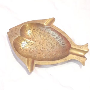 Vintage Solid Brass Hand Etched FISH ASHTRAY From INDIA,Vintage Indian Brass Ashtray,Vintage India Decor,Mid Century Modern Decor,Mcm Decor