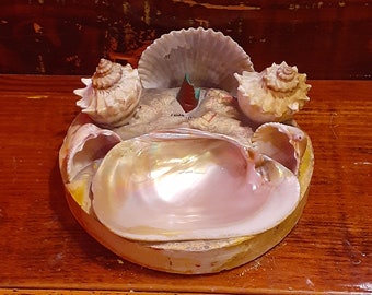 Vintage SEASHELL RING DISH,Beach House Decor,Lakefront Decor,Summerhouse Bathroom Decor,Oceanside Office Decor,Jewelry dish,Vintage Catchall