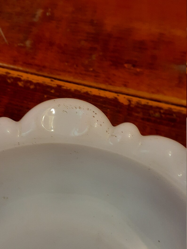 Home Decor VINTAGE Milk Glass RING DISH,Mid Century Modern Milk Glass Ring Dish,Bathroom Decor,Nightstand Decor,End table Decor,Candy Dish