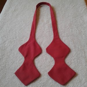 VINTAGE RED BOWTIE