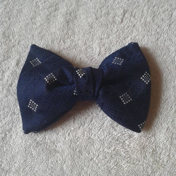 Vintage ORMOND Blue Geometric Designed BOW TIE - image 1