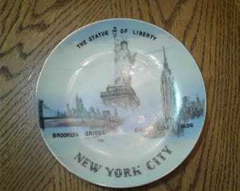 Vintage Hand Painted NEW YORK Collectable Souvenir PLATE Dish Empire State Building Statue Of Liberty Brooklyn Bridge,New York Souvenir Dish