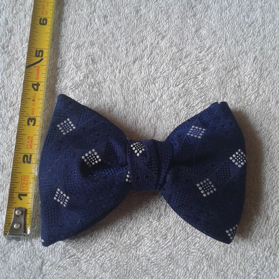 Vintage ORMOND Blue Geometric Designed BOW TIE - image 9