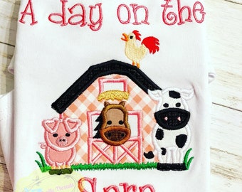 Barnyard Birthday Shirt/ Farm Shirt/ Girl Farm Animal Shirt/ Girl Barnyard Birthday/ Farm Animal Shirt/ Day At the Farm Shirt