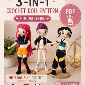 Puede incluir: Un patrón de muñeca de ganchillo 3 en 1 en archivo PDF que muestra tres muñecas amigurumi con peinados y atuendos distintos. Las muñecas tienen cabello de hilo en rosa, morado y negro, vistiendo tops cortos, pantalones cortos y pantalones.