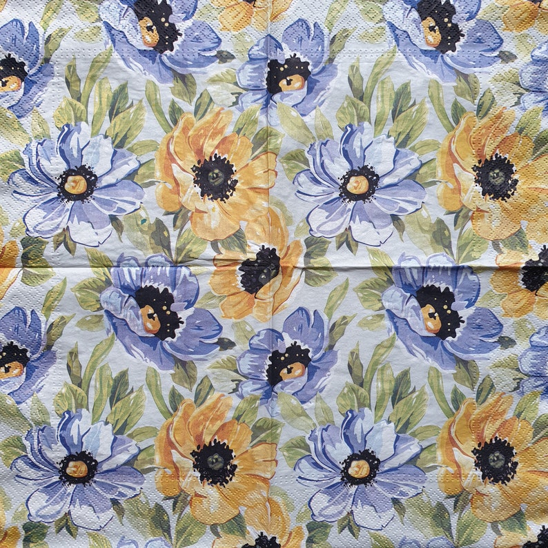 Flowers in pastel Napkins SALE Blue /& Yellow Flowers Napkins Decoupage New Decopatch 4 Decoupage Napkins Serviettes Napkins Collection