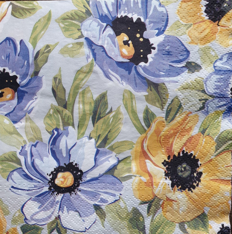 Flowers in pastel Napkins SALE Blue /& Yellow Flowers Napkins Decoupage New Decopatch 4 Decoupage Napkins Serviettes Napkins Collection
