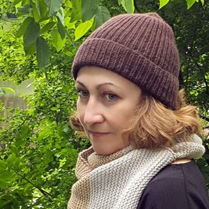 Bonnet marron en alpaga | Bonnet d&#39;hiver unisexe en tricot côtelé | Bonnet en laine mérinos douce | Idée cadeau chaleureuse