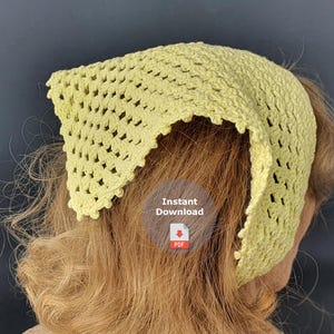 Modello all&#39;uncinetto per bandana estiva: fazzoletto di pizzo facile per principianti