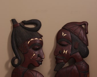 African Art - Large African profiles in carved wood