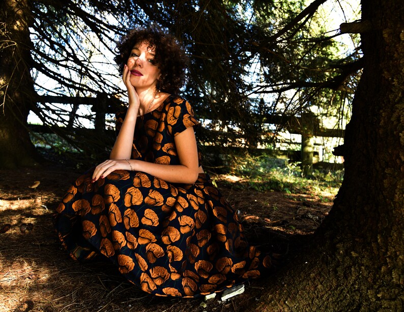 top suit and pleated skirt Coordinated autumn roses broken bronze