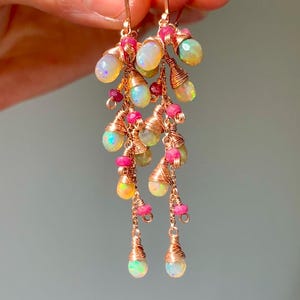 Lange äthiopische Opal- und Rubin-Cluster-Ohrringe, Roségold gefüllt, Edelstein-Tropfen-Ohrringe, Oktober Geburtsstein Schmuck, weibliche, elegante Geschenke