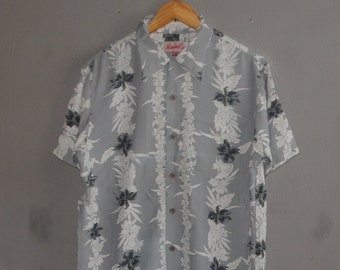 Vintage Aloha Tropical Hawaiian 90s button down shirt size Medium / 90s Hawaii floral Surf Beach Motive Vacation Rayon shirt