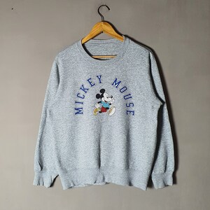 Vintage Mickey Mouse 1990s Sweatshirt size Medium / 90s 1990s Walt Disney Anime Cartoon sweater/ Graphic Novelty Heathered Gray pullover