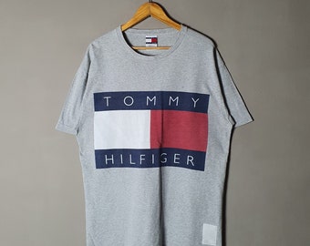 Vintage TOMMY HILFIGER 90s Logo T shirt size Large / 1990s Tommy Big Logo Hip hop swag hipster Streetwear Classic Hype tees