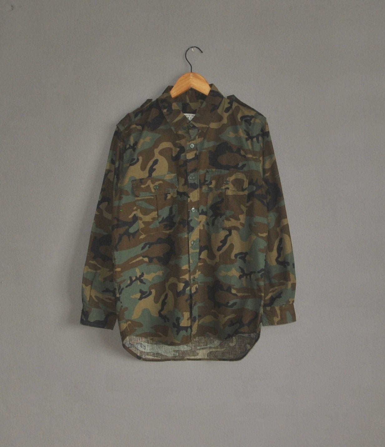 Vintage US Army the Epaulette Camouflage Vintage Shirt Size