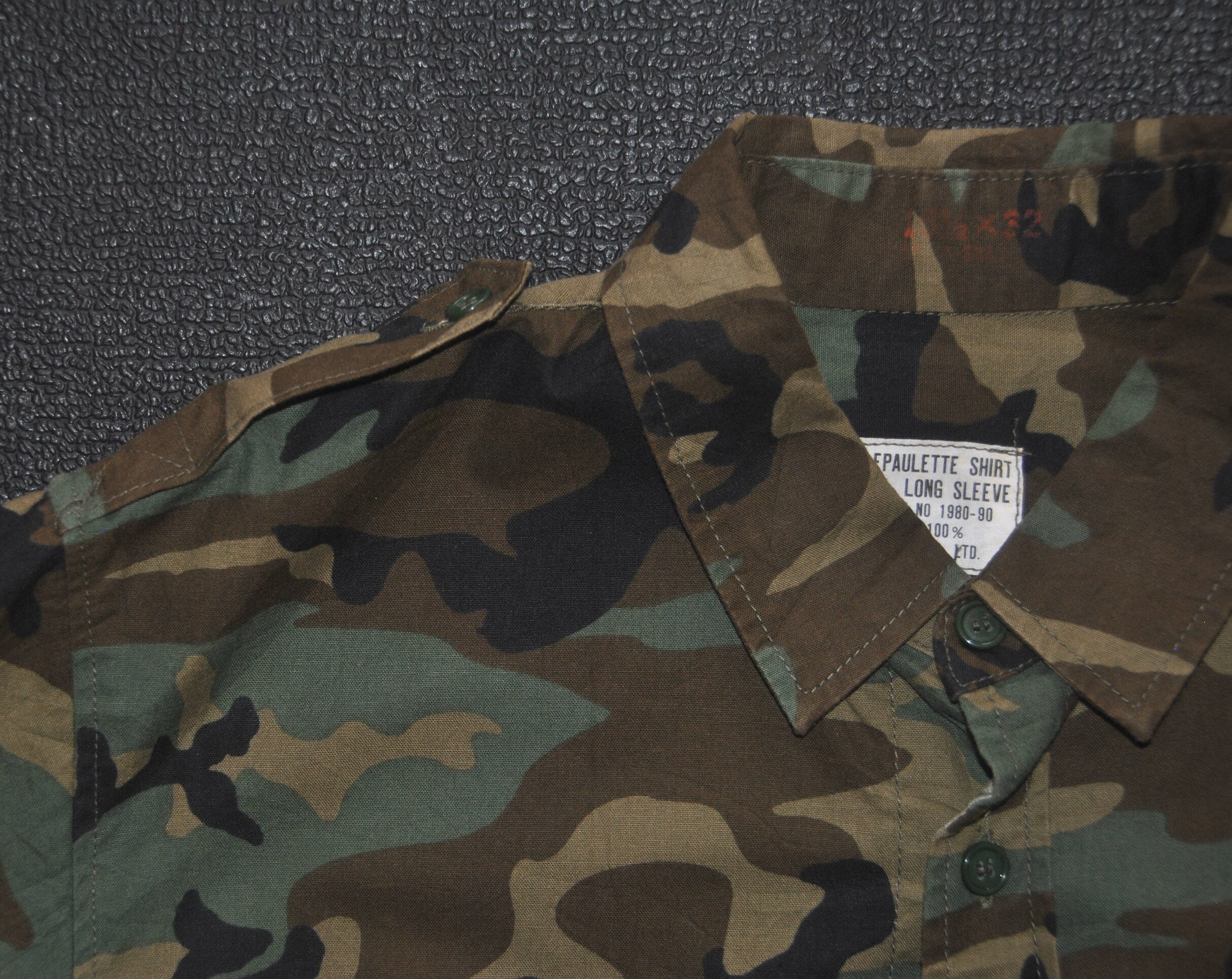 Vintage US Army the Epaulette Camouflage Vintage Shirt Size