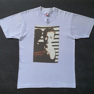 SUZANNE VEGA スザンヌヴェガ 90s ヴィンテージ Tシャツ 80's bangles t shirt - Etsy 日本