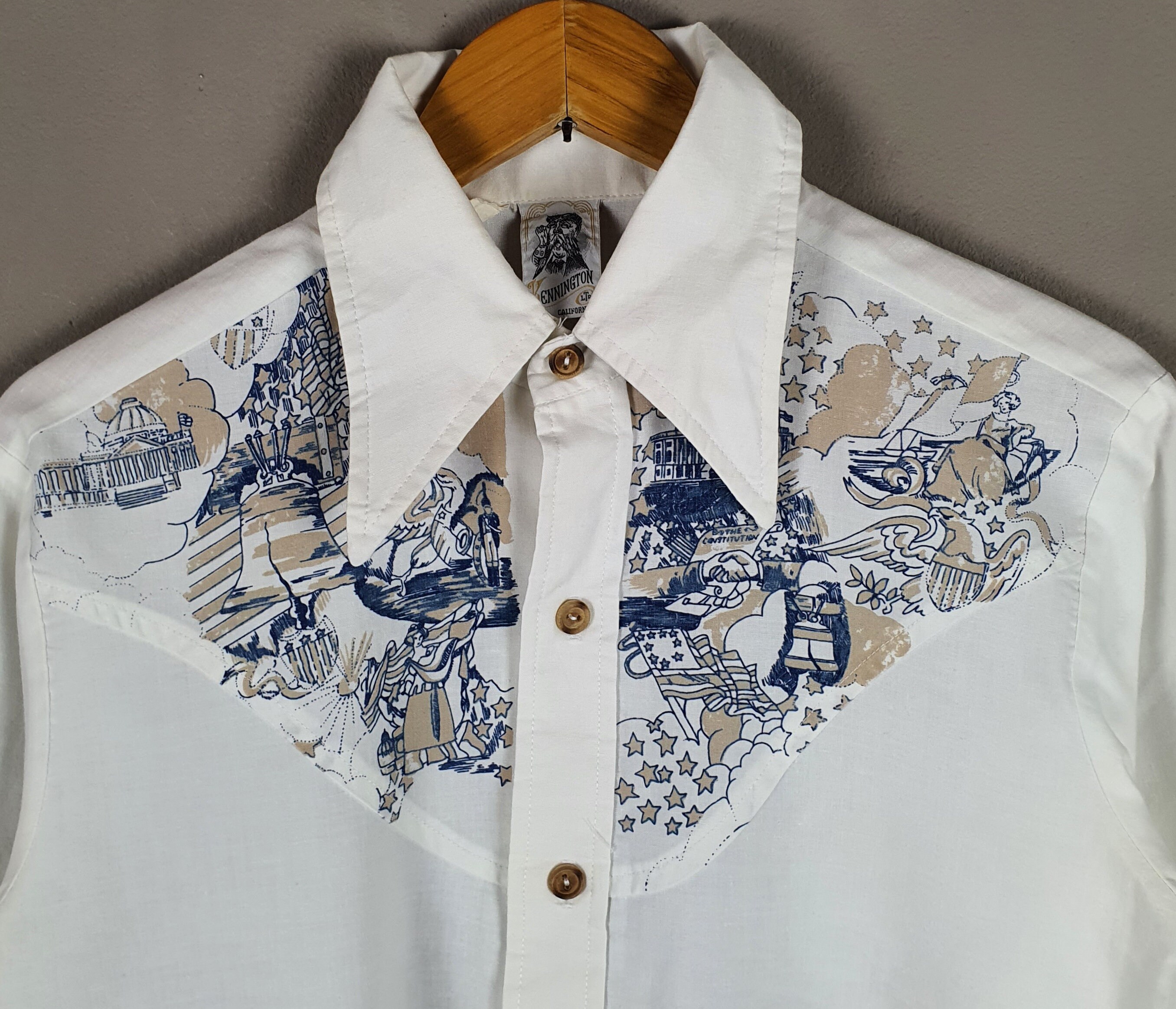 70's/80's Men's Floral Artwork Mickey Minnie Deadstock Button Up Shirt main image 0