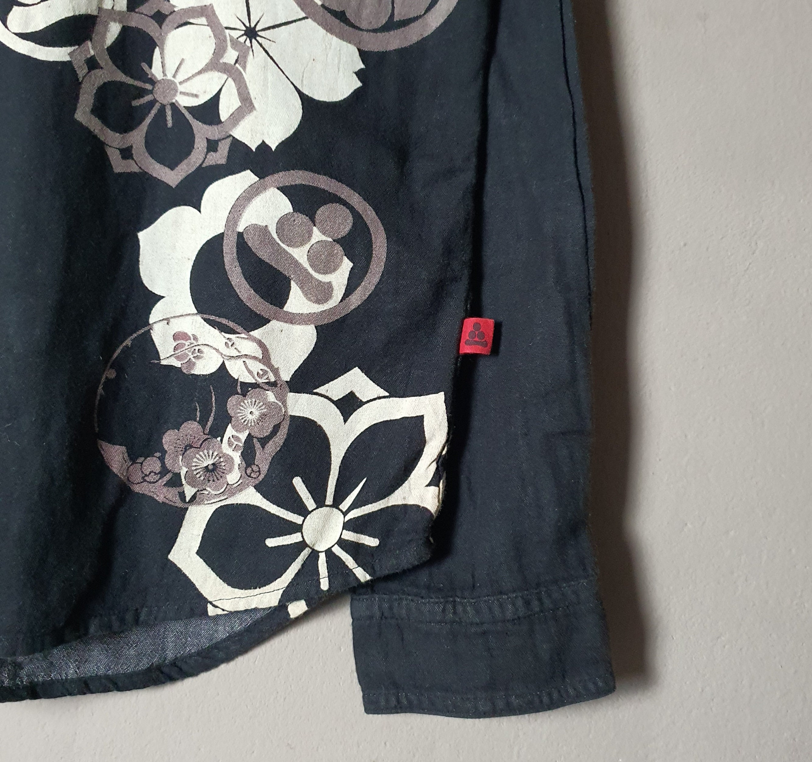 Vintage SANMARUICHI 90s Japanese Abstract Button up Shirt Vintage SANMARUICHI 90s Japanese Abstract Button up Shirt