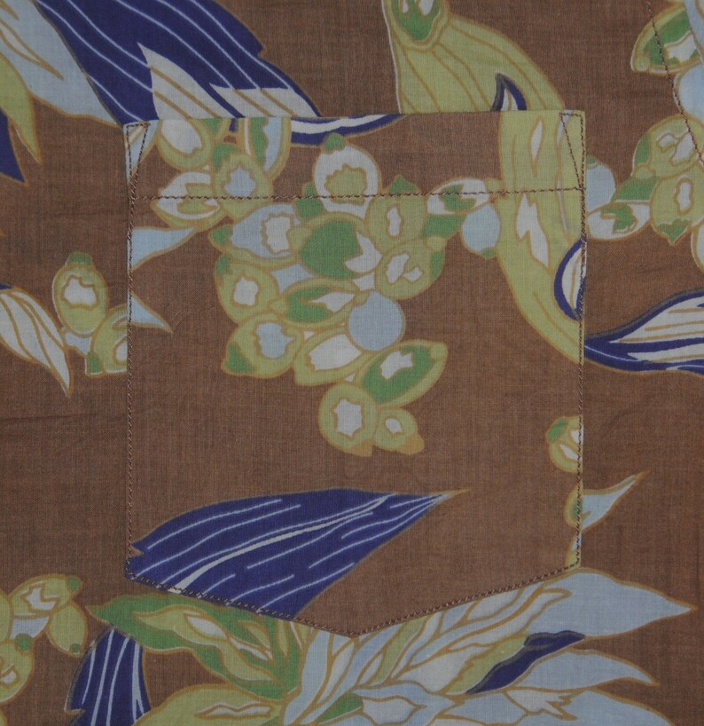 Vintage Ralph Evans Hawaiian mens button down shirt size S-M 1990s Hawaii floral motive Abstract beach Party Surf Vacation brown shirt