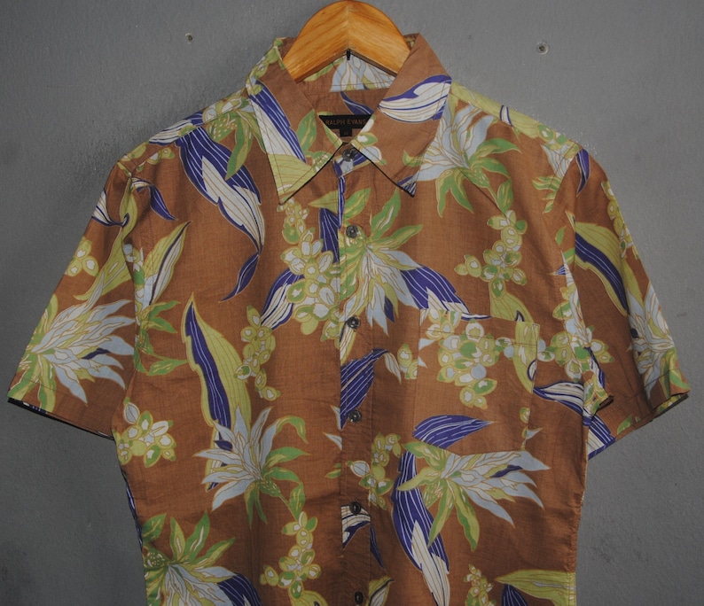 Vintage Ralph Evans Hawaiian mens button down shirt size S-M 1990s Hawaii floral motive Abstract beach Party Surf Vacation brown shirt