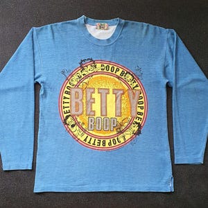 Vintage BETTY BOOP 90s Sweatshirt shirt size S-M /  Cool 90s 1990s Animated cartoon sweater / Graphic Novelty hipster Pullover Crewneck