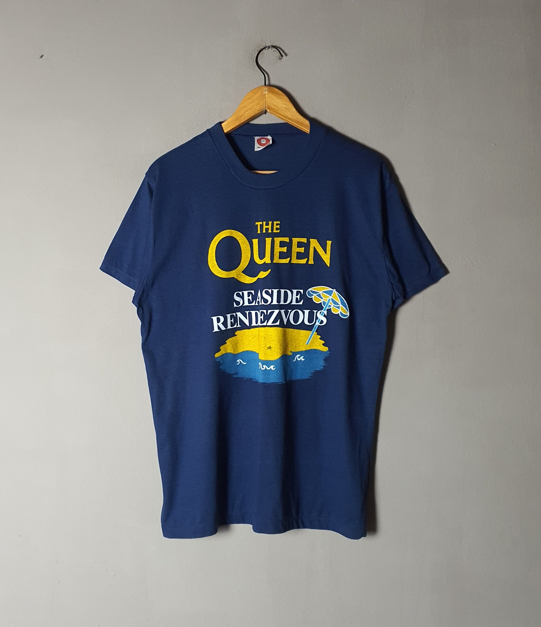 Ameri VINTAGE QUEEN TOUR´80 WHT TEE Queen 1980 Tour Thrifted Graphic Tee – Zen + Zeus Clothing Co.