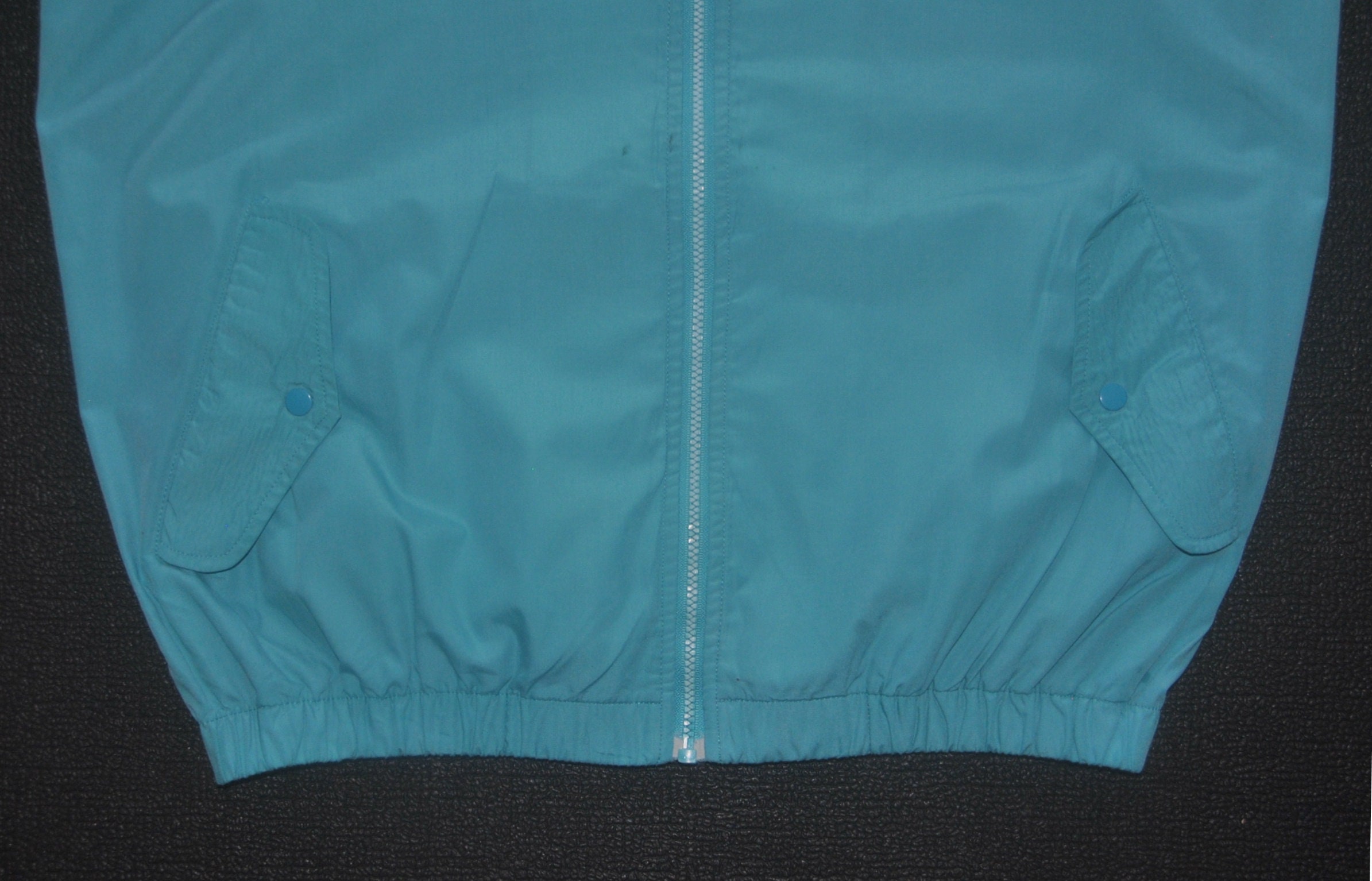 Vintage NCAA by Descente 1990s Light Sweater Size Jacket Size M-L 